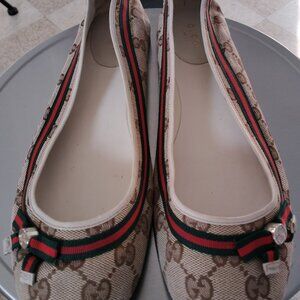 Gucci flats